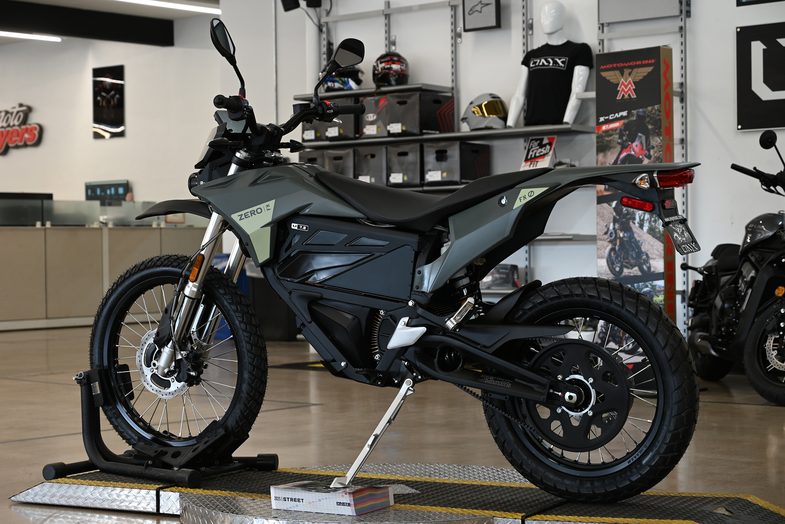 2025 Zero FX NA INTEGRATED ZF7.2 - Onyx Moto