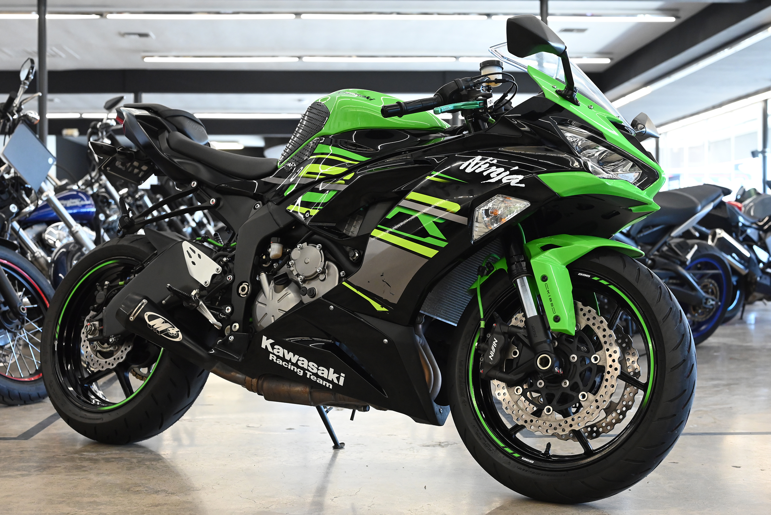 ZX6R 2019年 G型 KRT タンク 2019 Kawasaki Ninja® ZX™-6R ABS KRT Edition | Motorcycle.com