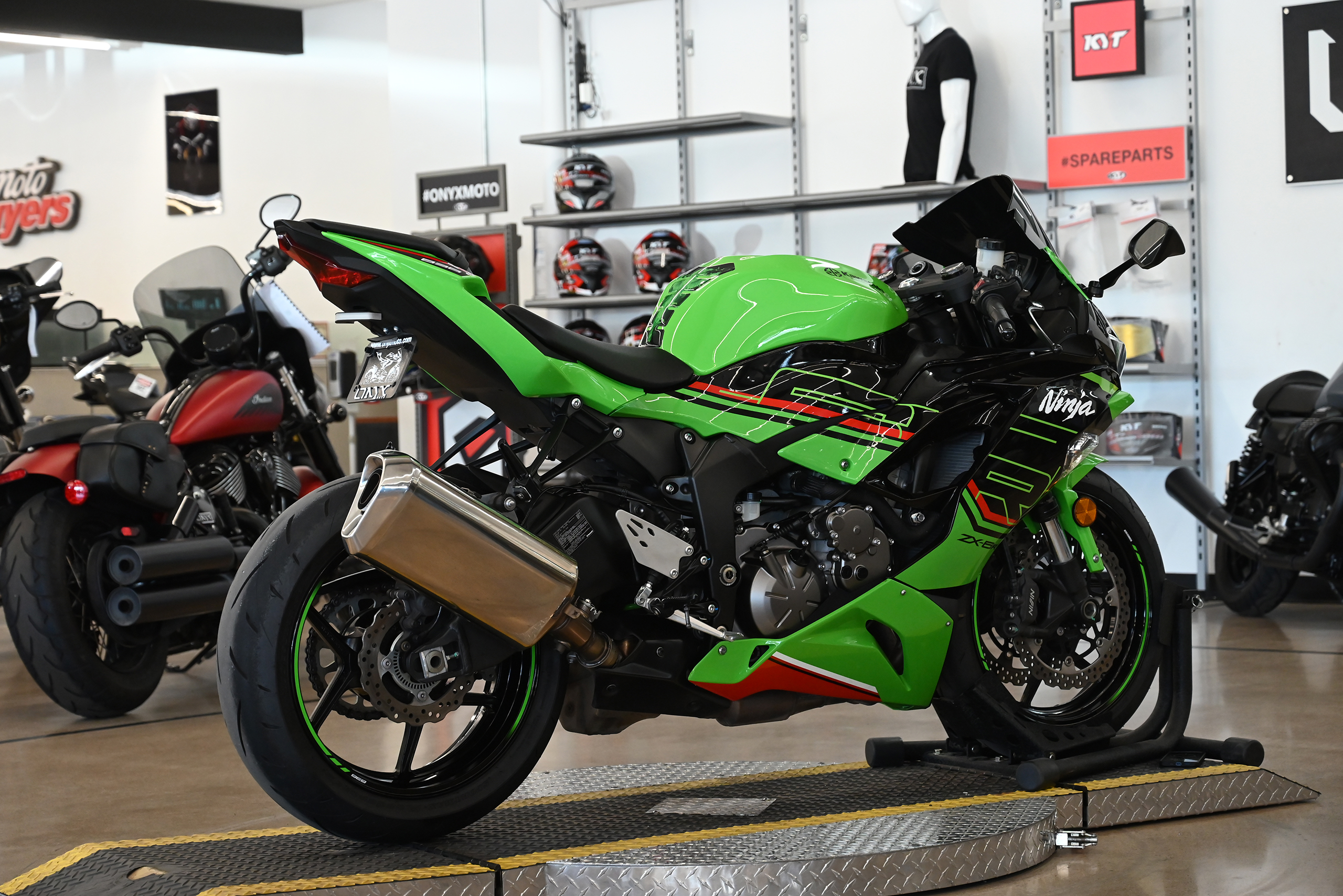 くも 2023 Kawasaki Ninja ZX-6R - Complete In-Depth Walkaround