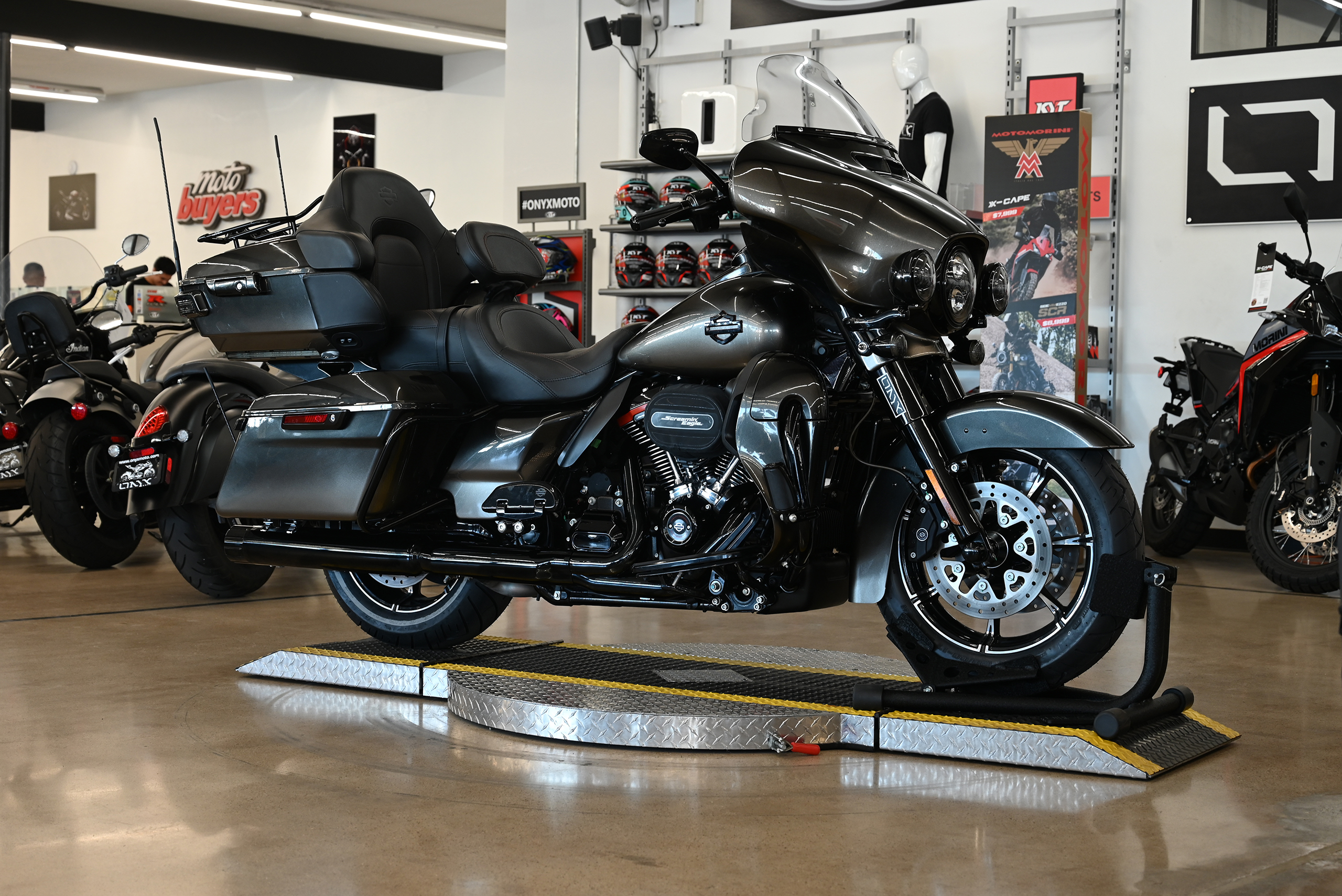 2018 Harley Davidson Street Glide Limited CVO - Onyx Moto San Diego
