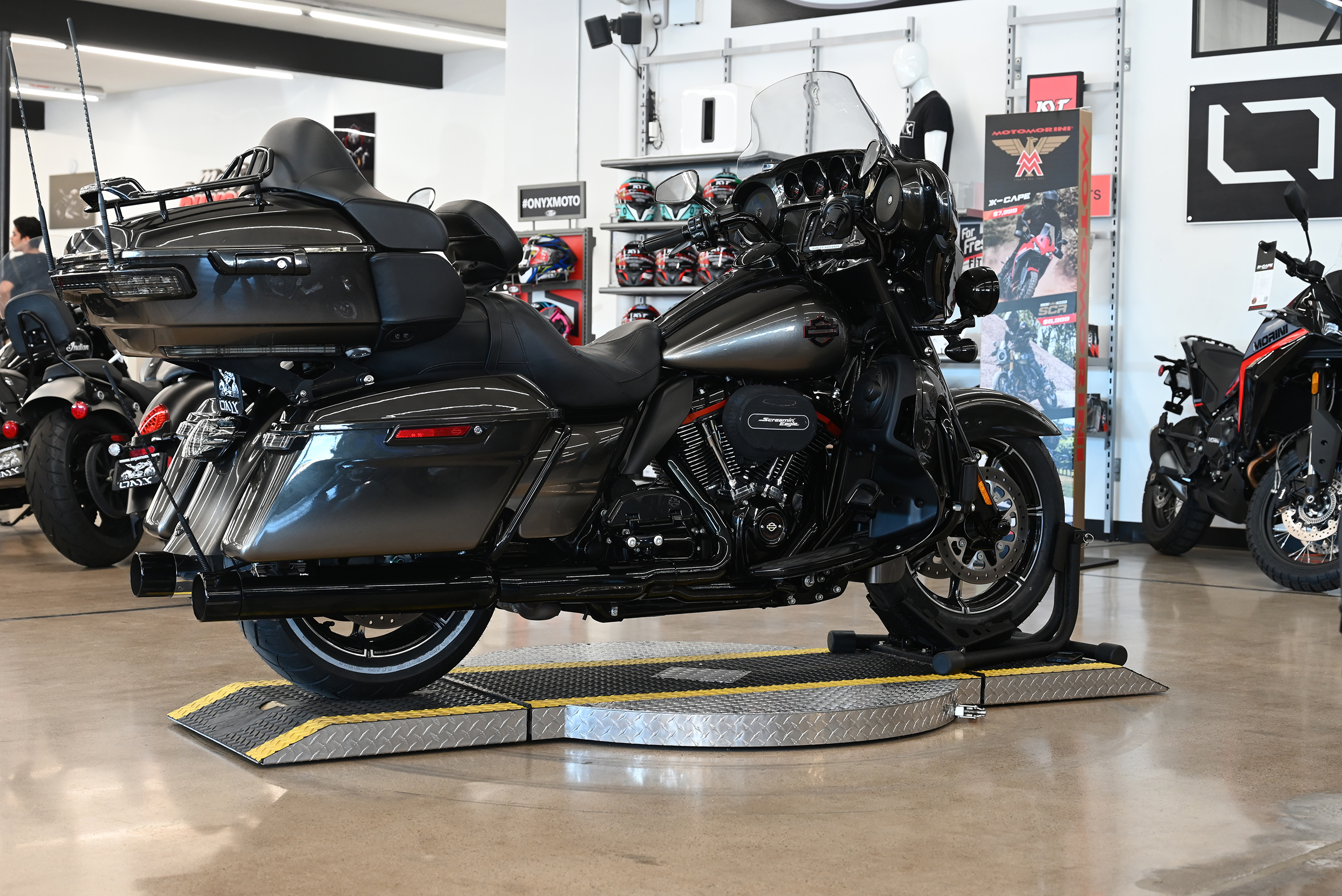 2018 Harley Davidson Street Glide Limited CVO - Onyx Moto San Diego