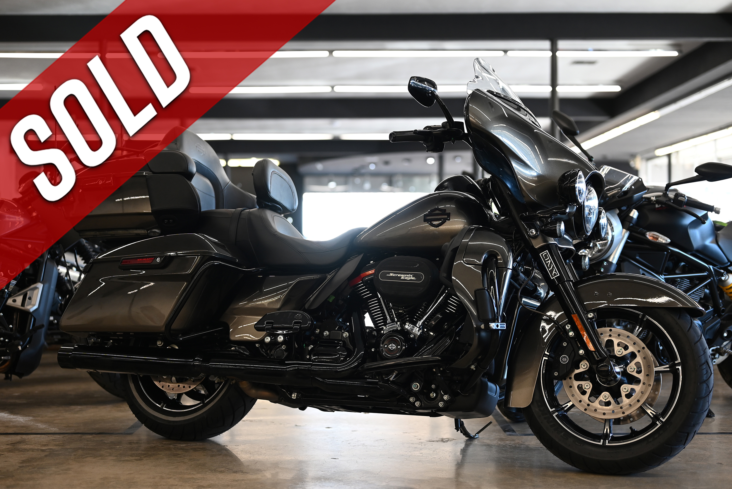 2018 Harley Davidson Street Glide Limited CVO - Onyx Moto San Diego