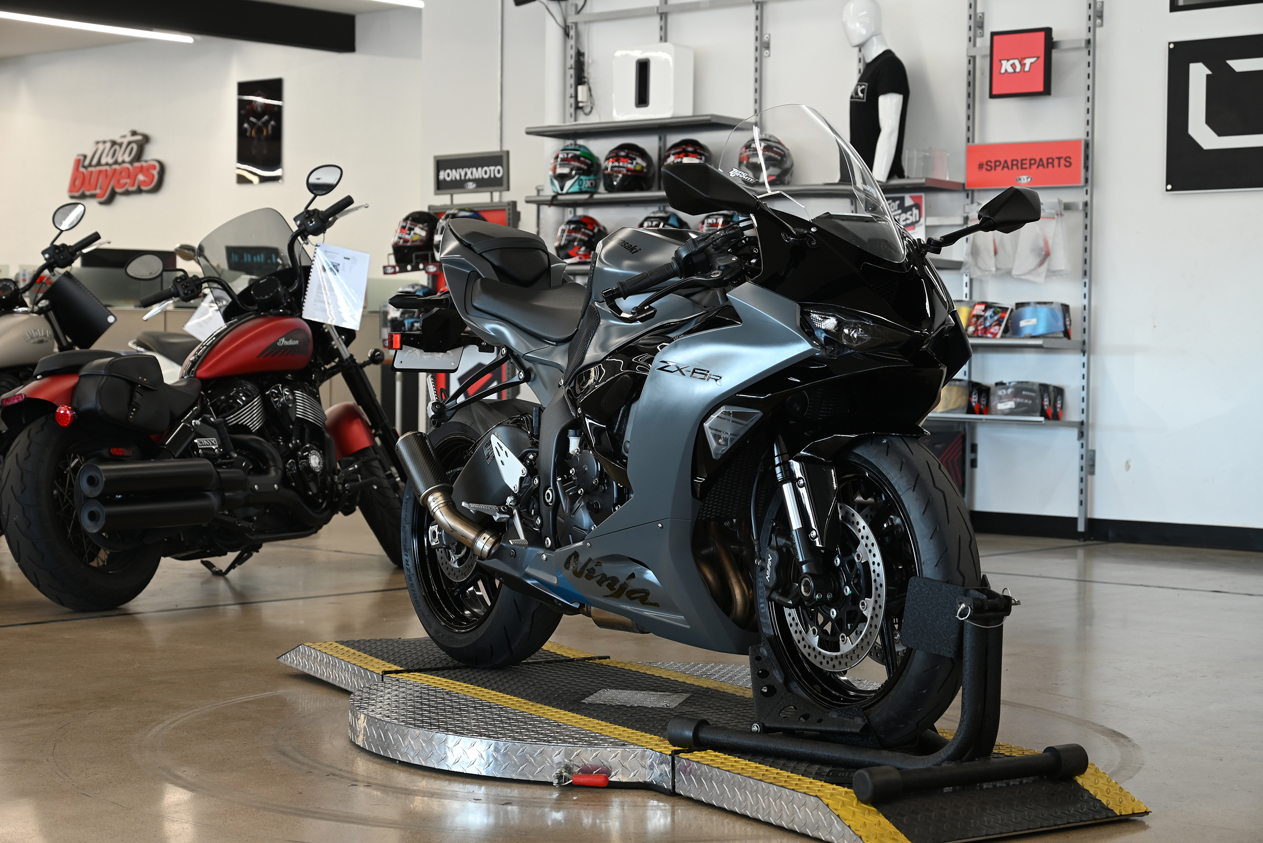 2025 Kawasaki ZX6R - Onyx Moto San Diego
