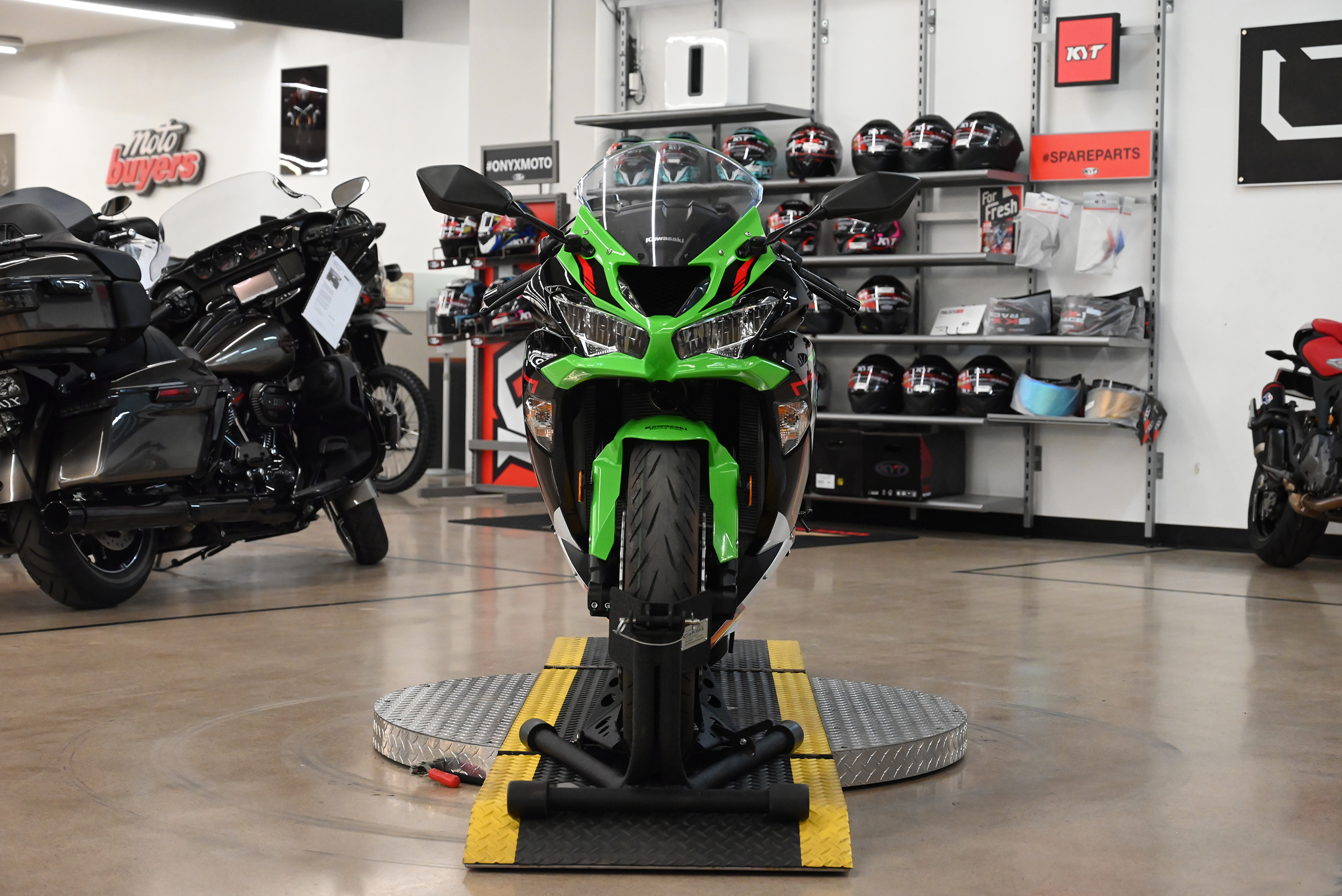2022 Kawasaki Ninja ZX-6R KRT - Onyx Moto San Diego
