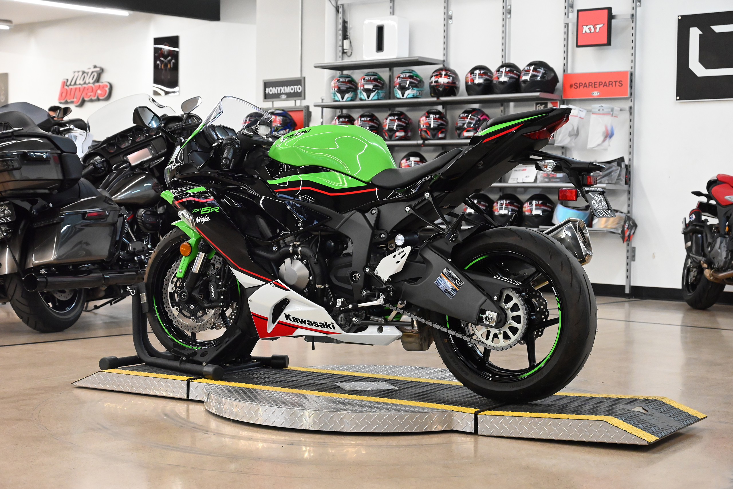 2022 Kawasaki Ninja ZX-6R ABS KRT - Onyx Moto San Diego