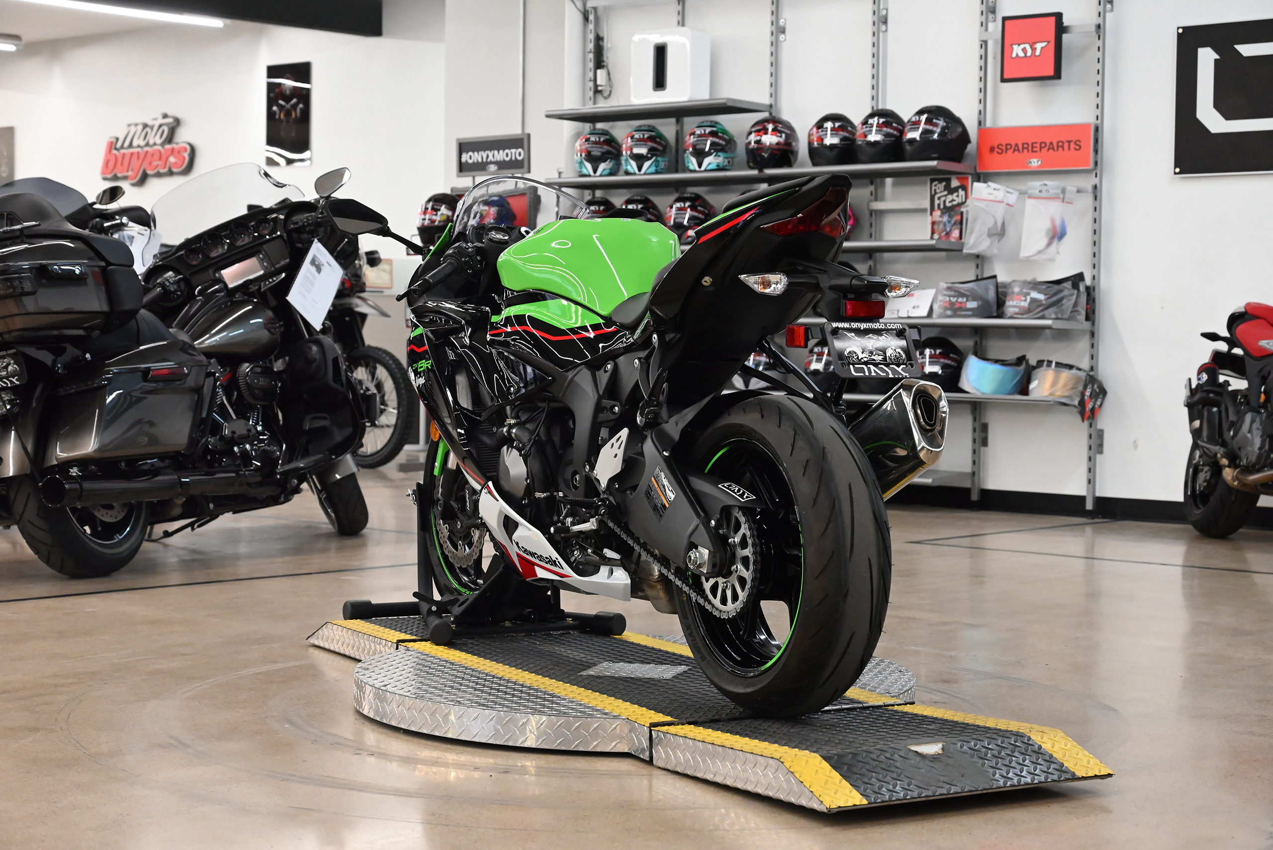 2022 Kawasaki Ninja ZX-6R ABS KRT - Onyx Moto San Diego
