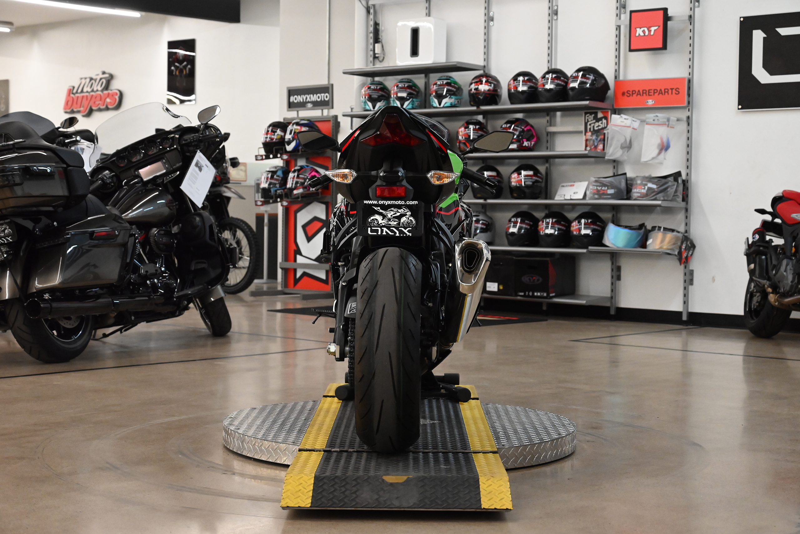 2022 Kawasaki Ninja ZX-6R KRT - Onyx Moto San Diego