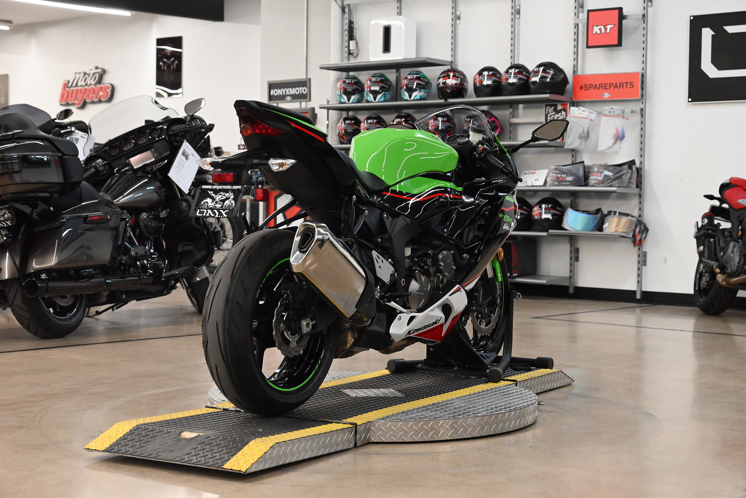 2022 Kawasaki Ninja ZX-6R ABS KRT - Onyx Moto San Diego