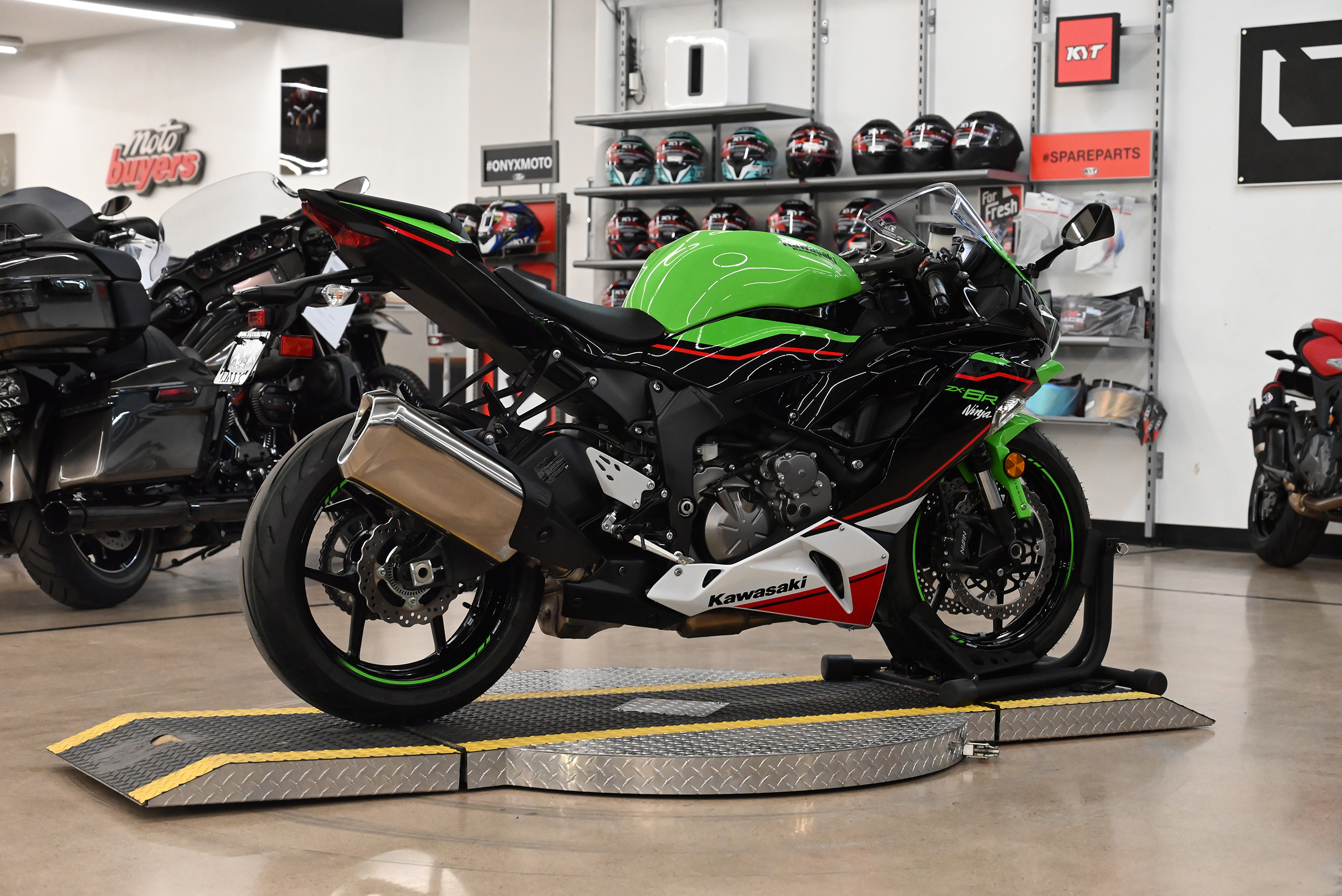 2022 Kawasaki Ninja ZX-6R ABS KRT - Onyx Moto San Diego