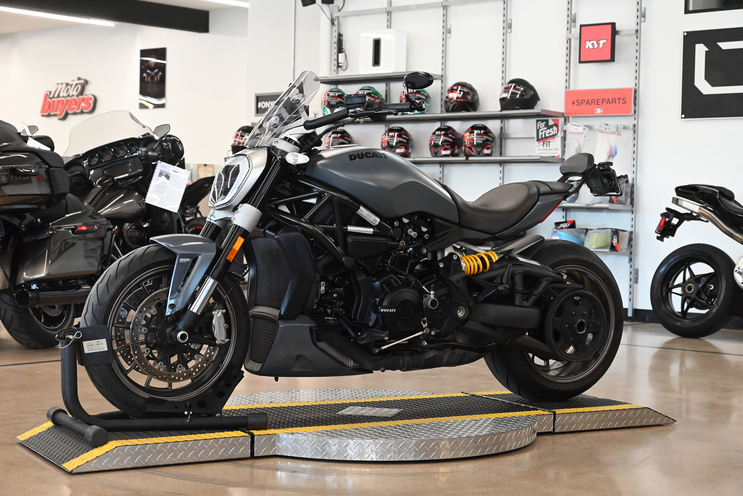デリボーイ 2019 Ducati XDiavel 1260 - Onyx Moto San Diego