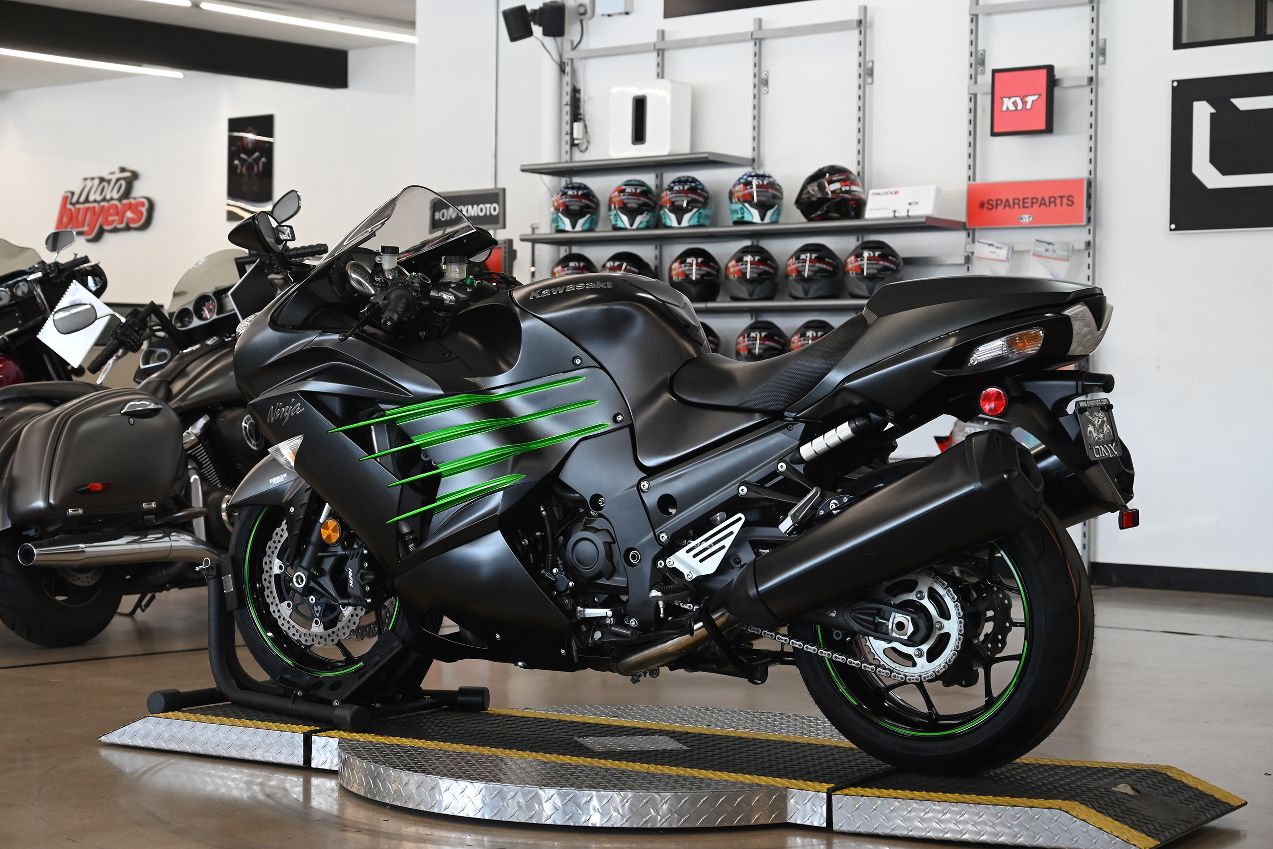 ガオバイソン 2015 Kawasaki ZX14R - Onyx Moto San Diego