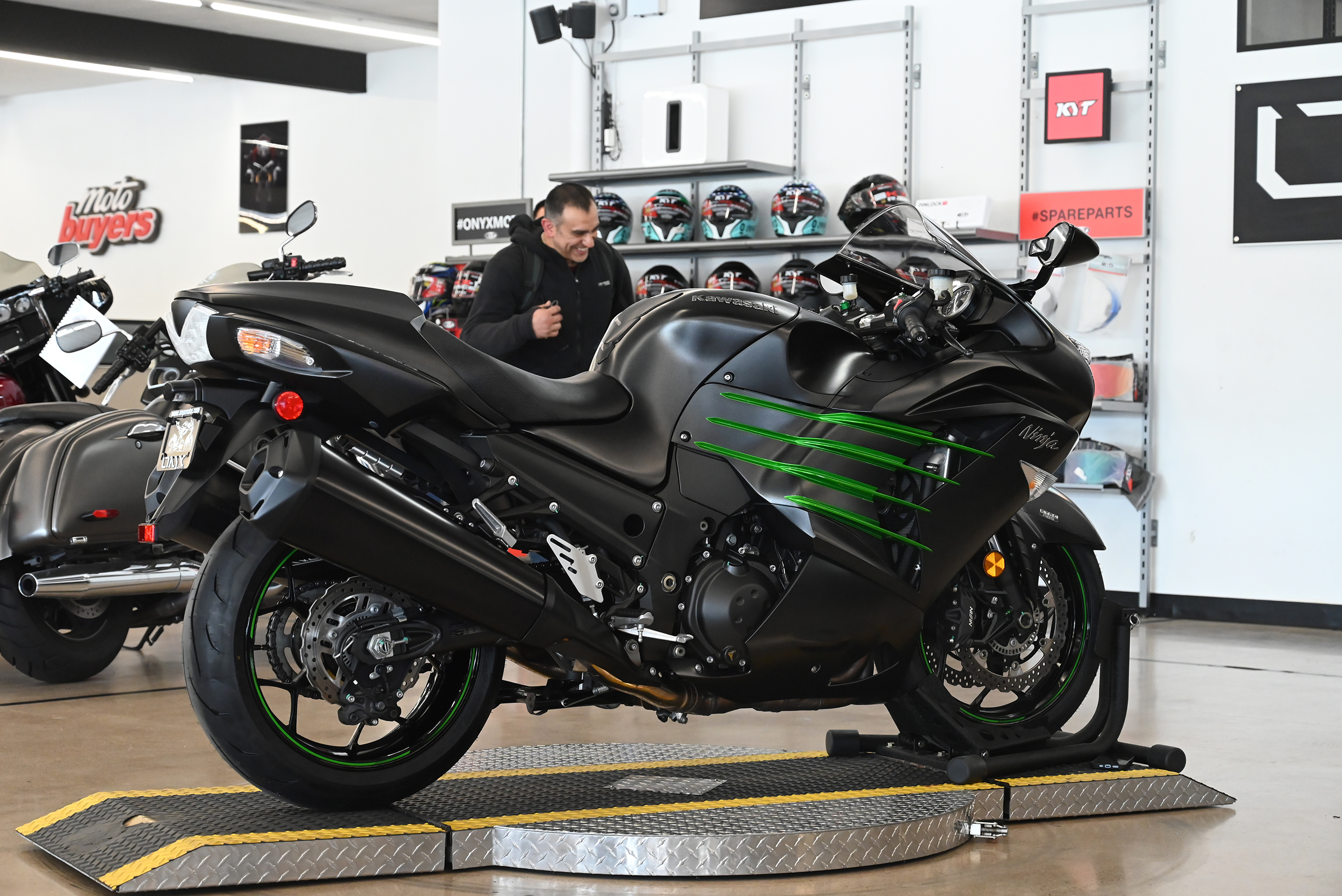 2015 Kawasaki ZX14R - Onyx Moto San Diego