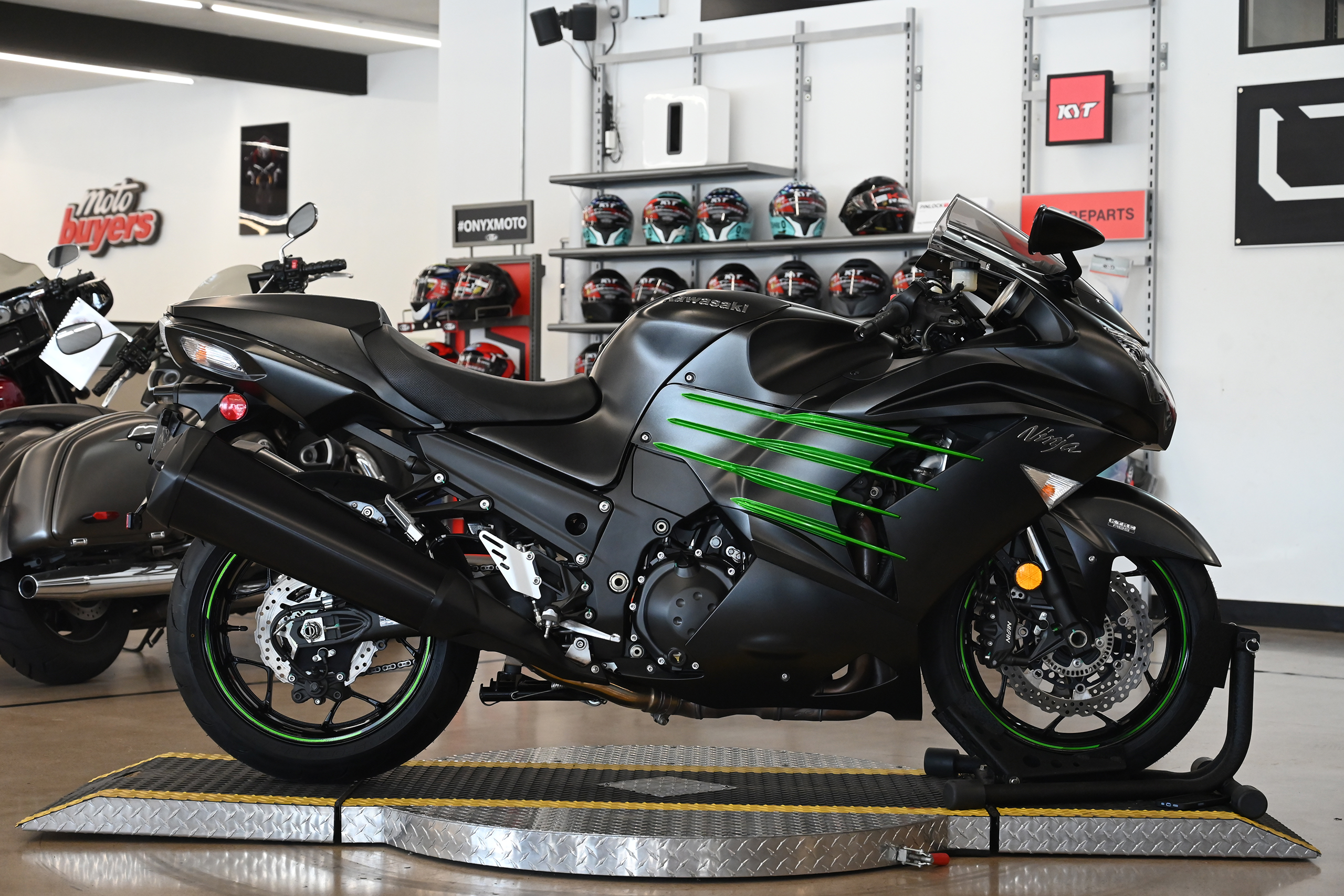 2015 Kawasaki ZX14R - Onyx Moto San Diego