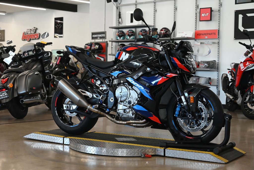 2023 BMW M1000R