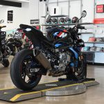 2023 BMW M1000R